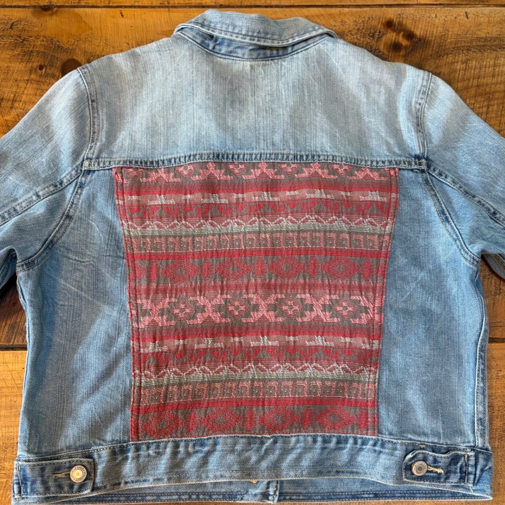 American Eagle Outfitters Womens Blue Denim Jacket Southwest Aztec Print XL